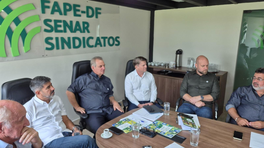 FAPE-DF declara apoio a Roosevelt após reunião