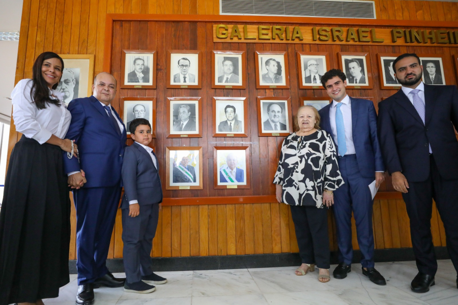 Ibaneis ganha 2º retrato na galeria do Buriti