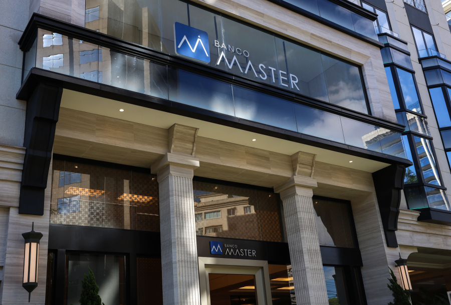 Crise do banco Master começou antes da operação com a Caixa