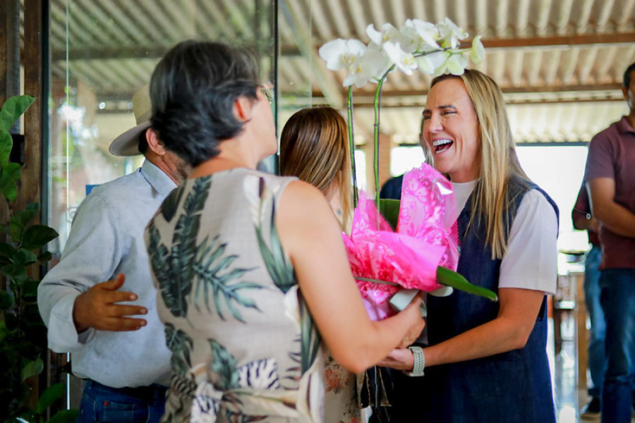 Celina aproxima GDF do agro no DF