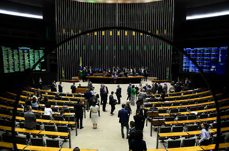 STF pode obrigar Congresso a votar veto do 8/1