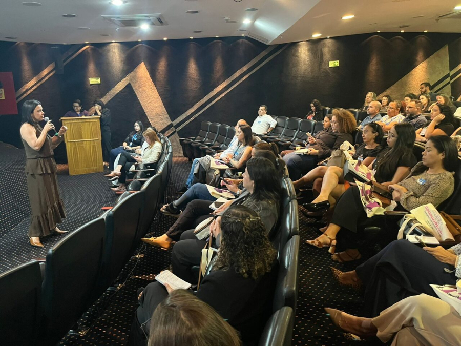 Emprego rompe ciclo da violência e já transformou a vida de 365 mulheres no DF