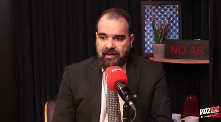 Secretário Alexandre Patury detalha ações para ampliar segurança em chácaras de Planaltina durante entrevista ao Vozes da Comunidade