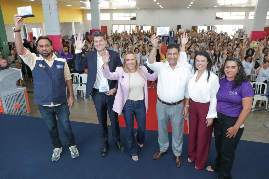 Celina Leão certifica mais de 300 mulheres para o mercado no DF