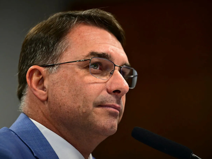 Maioridade penal volta ao centro do debate após crime brutal em São Paulo e pressão de Flávio Bolsonaro cresce