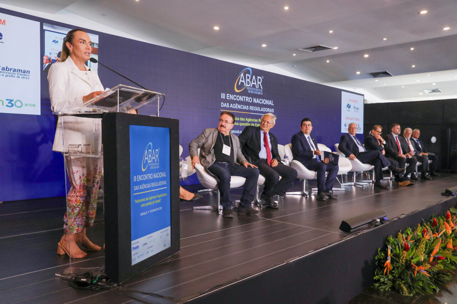 DF vira referência nacional em saneamento e amplia pressão sobre setor elétrico