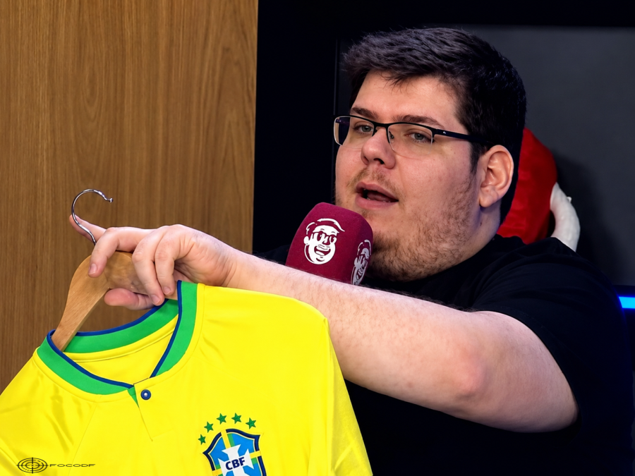 CazéTV e Globo trocam provocações durante a Copa