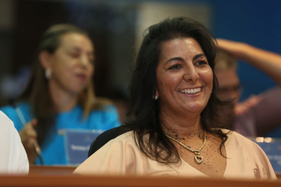 Adriana Resende vence com folga e garante novo mandato à frente do CREA-DF