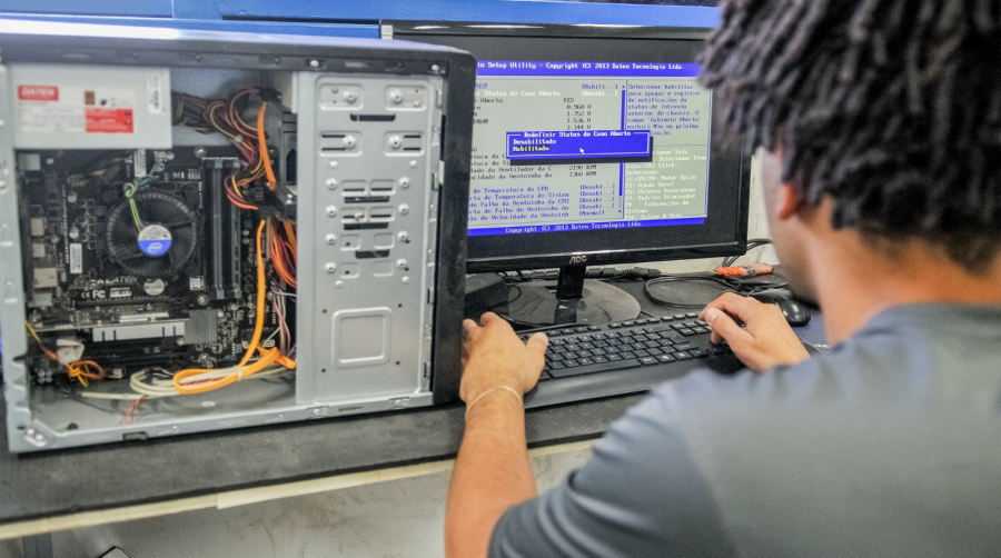 Cursos gratuitos de tecnologia abrem vagas no DF agora