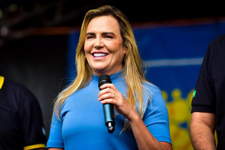 Celina Leão promete revitalizar Avenida Comercial durante campanha em Taguatinga