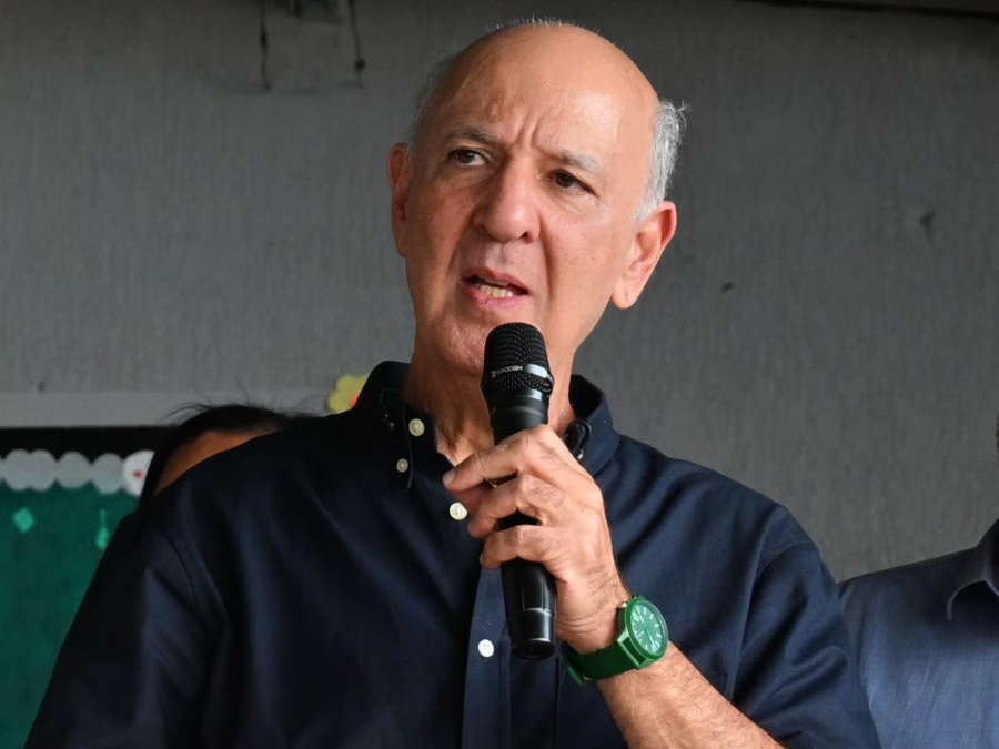 Arruda é multado em R$ 5 mil por propaganda eleitoral antecipada no DF
