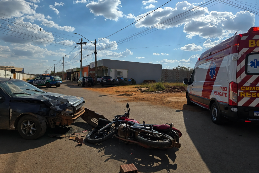 Motociclista sofre traumatismo grave após colisão e é levado de helicóptero em Brazlândia
