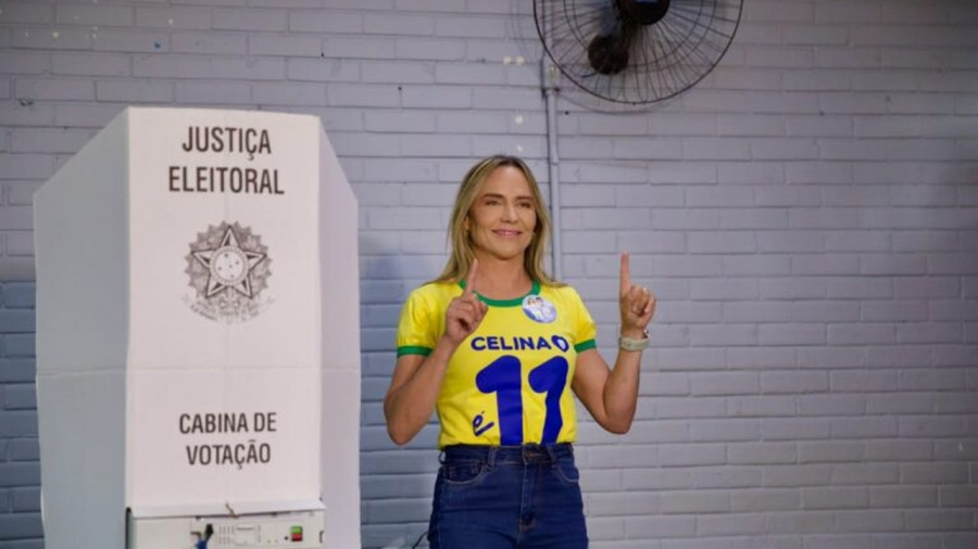 Celina Leão vota no Lago Norte após liderar primeiro turno no DF